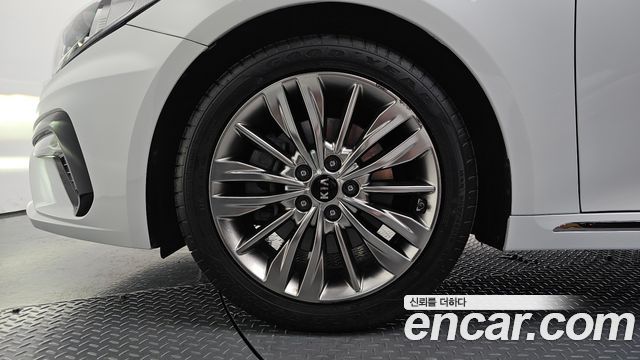 Kia K5 (II) 2.0 Prestige 2019 — фото 5
