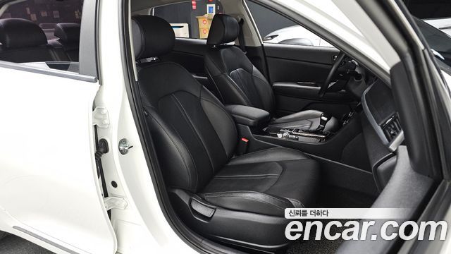 Kia K5 (II) 2.0 Prestige 2019 — фото 11