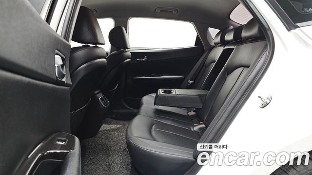 Kia K5 (II) 2.0 Prestige 2019 — фото 12