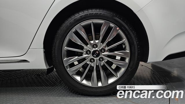 Kia K5 (II) 2.0 Prestige 2019 — фото 21