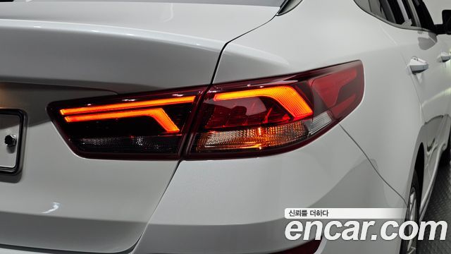 Kia K5 (II) 2.0 Prestige 2019 — фото 23
