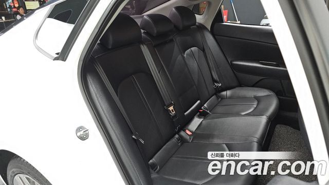 Kia K5 (II) 2.0 Prestige 2019 — фото 26
