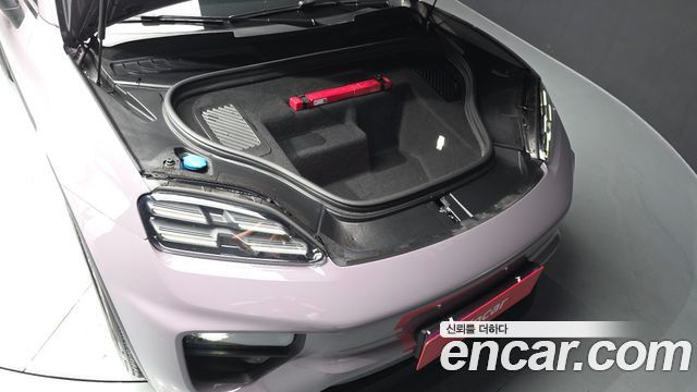 Porsche Macan EV Base 4 2025 — фото 6