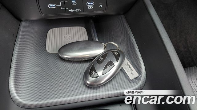 Hyundai Grandeur (GN7) 2,5 Gasoline 2WD Exclusive 2023 — фото 16
