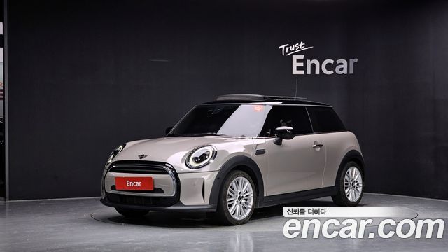 MINI Cooper Classic Plus Launch Pack Third Generation 2023 — фото 1