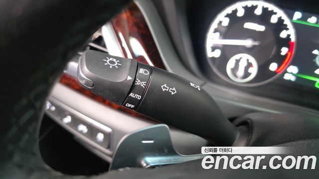 Genesis EQ900 3.3 T-GDI AWD Prestige 2016 — фото 37