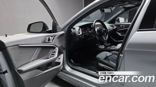 BMW 1 Series (F40) 120i M Sports 2023 — фото 10