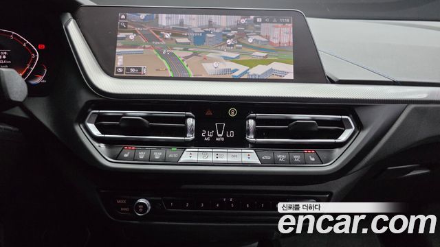 BMW 1 Series (F40) 120i M Sports 2023 — фото 13