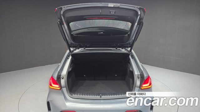 BMW 1 Series (F40) 120i M Sports 2023 — фото 17