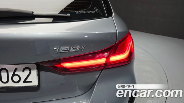 BMW 1 Series (F40) 120i M Sports 2023 — фото 23