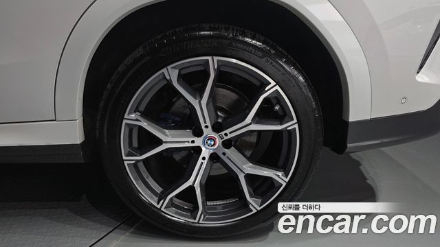 BMW X6 (G06) xDrive40i M Sport 2022 — фото 21
