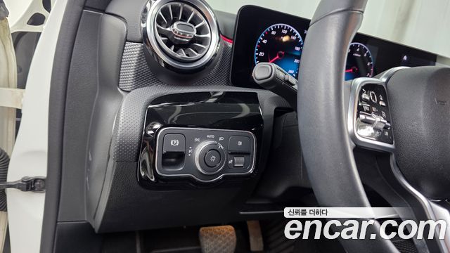 Mercedes-Benz A-Class (W177) A220 Hatchback 2021 — фото 16