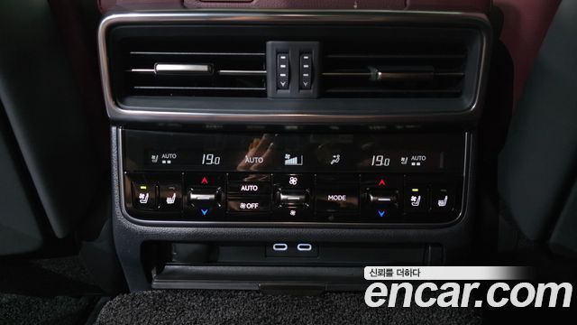 Lexus LX (IV) 700h Luxury 2025 — фото 16