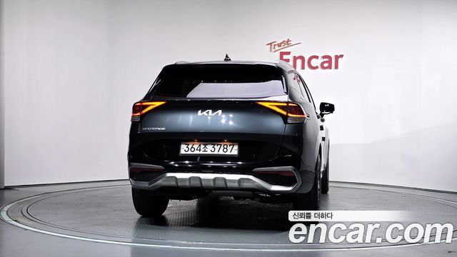 Kia Sportage (V) Diesel 2.0 2WD Nobleless 2023 — фото 4
