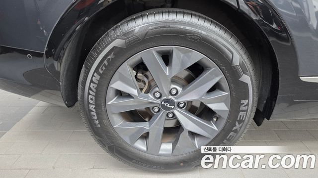 Kia Sportage (V) Diesel 2.0 2WD Nobleless 2023 — фото 5