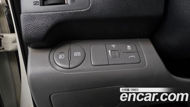Hyundai Grand Starex Van 5-Seater Smart 2019 — фото 17