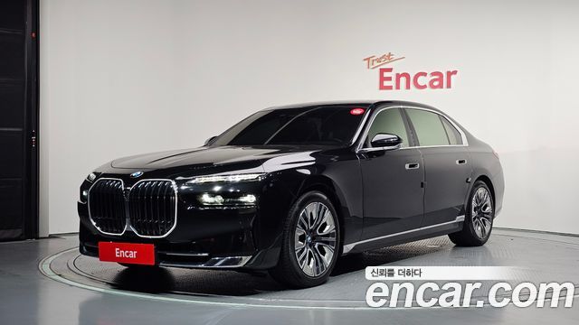 BMW 7 Series (G70) 740i sDrive Design Pure Excellence