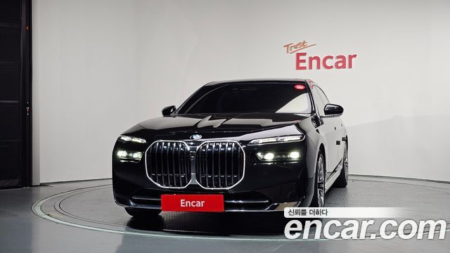 BMW 7 Series (G70) 740i sDrive Design Pure Excellence 2023 — фото 3
