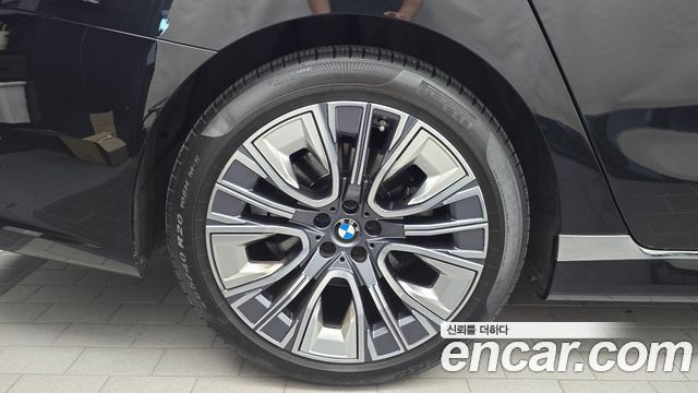 BMW 7 Series (G70) 740i sDrive Design Pure Excellence 2023 — фото 5