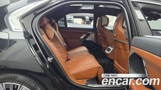 BMW 7 Series (G70) 740i sDrive Design Pure Excellence 2023 — фото 12