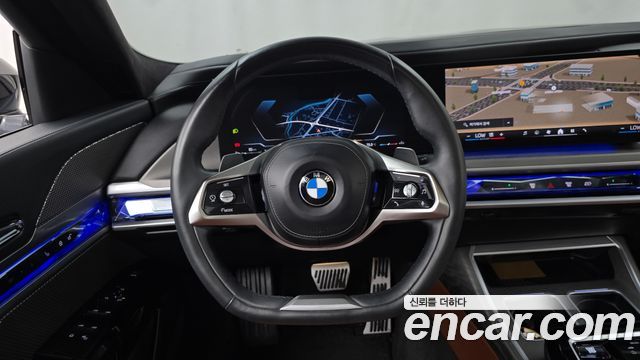 BMW 7 Series (G70) 740i sDrive Design Pure Excellence 2023 — фото 13