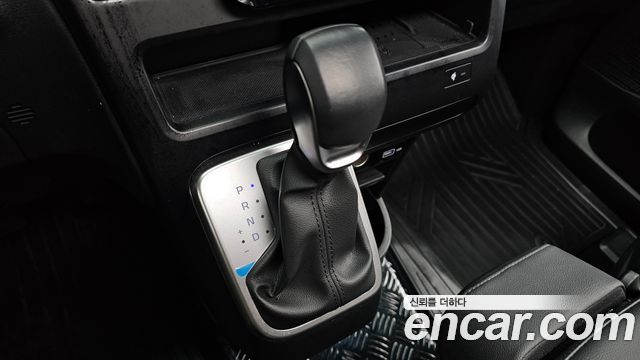 Hyundai Staria L3.5 Tourer 11-Seater Modern 2024 — фото 9