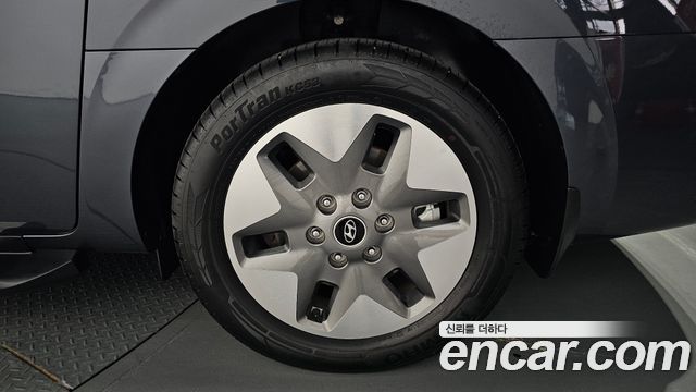 Hyundai Staria L3.5 Tourer 11-Seater Modern 2024 — фото 21