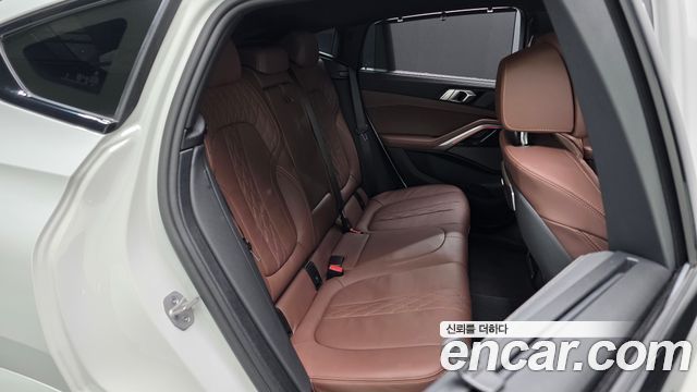 BMW X6 (G06) xDrive40i M Sport 2024 — фото 11