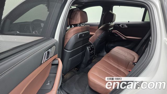 BMW X6 (G06) xDrive40i M Sport 2024 — фото 12