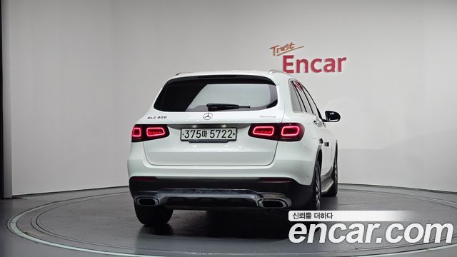 Mercedes-Benz GLC-Class (X253) GLC300 4MATIC 2020 — фото 4