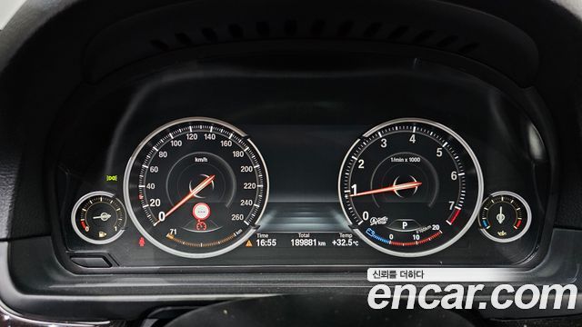 BMW 5 Series (F10) 528i 2014 — фото 8
