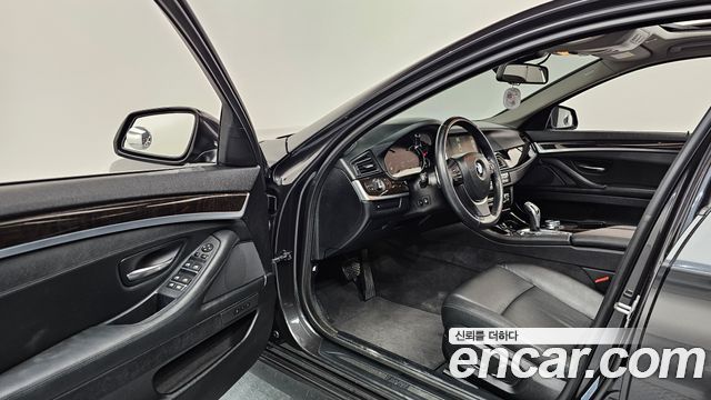BMW 5 Series (F10) 528i 2014 — фото 10