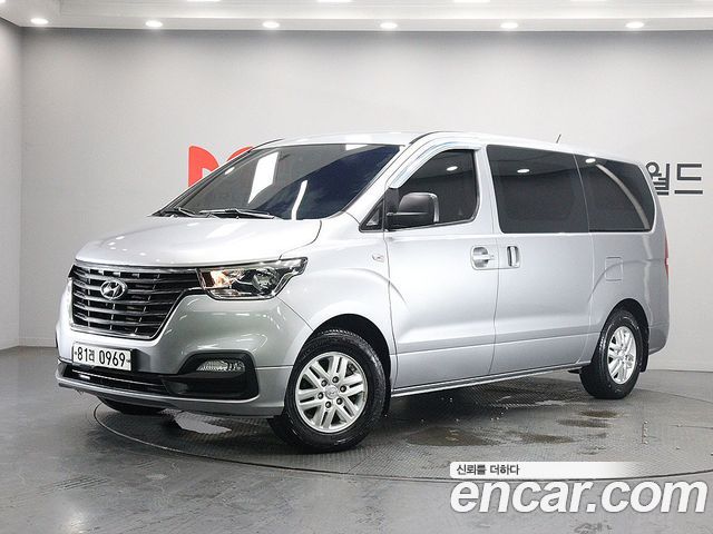 Hyundai Grand Starex Van 3-Seater Smart 2020 — фото 1