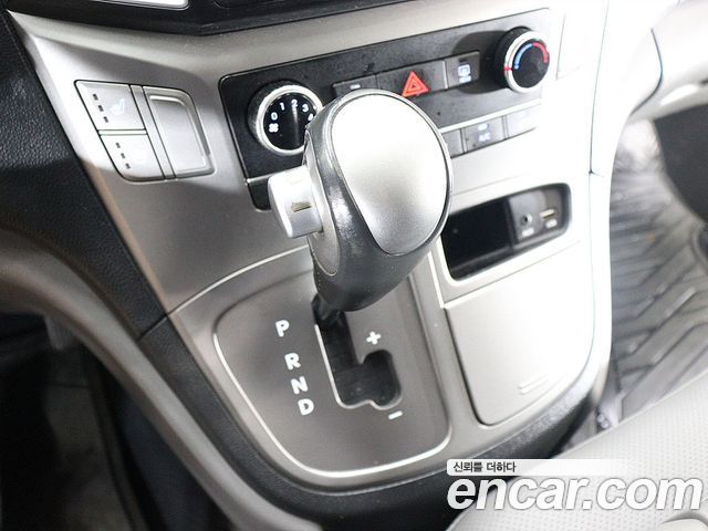 Hyundai Grand Starex Van 3-Seater Smart 2020 — фото 8