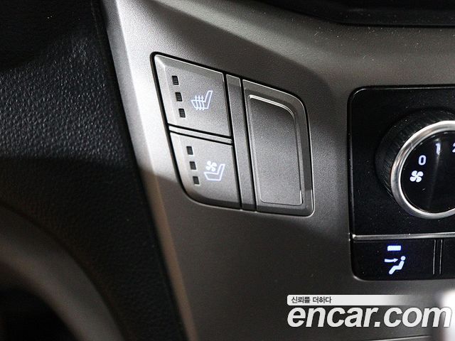 Hyundai Grand Starex Van 3-Seater Smart 2020 — фото 9