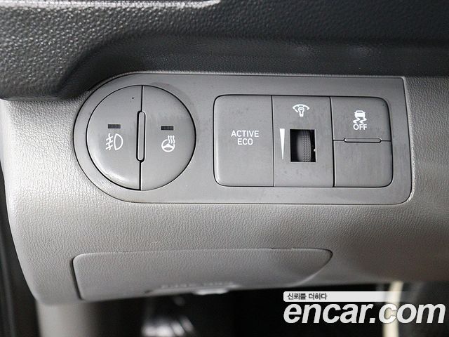 Hyundai Grand Starex Van 3-Seater Smart 2020 — фото 16