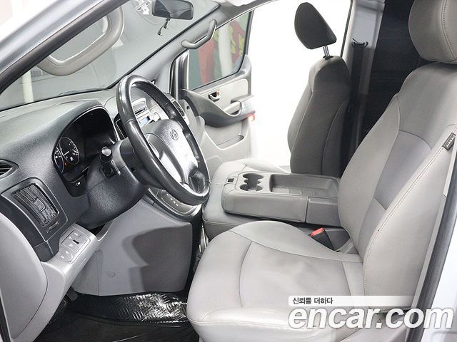 Hyundai Grand Starex Van 3-Seater Smart 2020 — фото 21