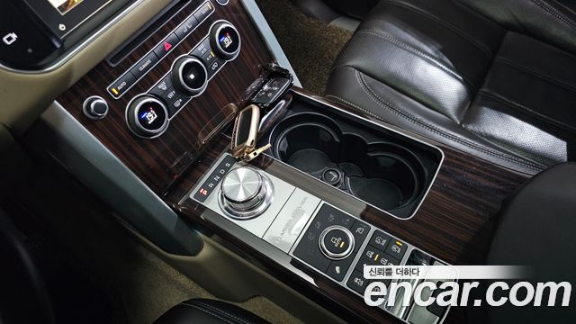 Land Rover Range Rover (IV) 4.4 SDV8 Vogue SE DIESEL 2016 — фото 9