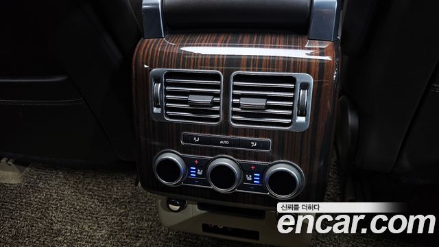 Land Rover Range Rover (IV) 4.4 SDV8 Vogue SE DIESEL 2016 — фото 19