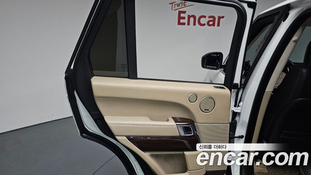Land Rover Range Rover (IV) 4.4 SDV8 Vogue SE DIESEL 2016 — фото 25