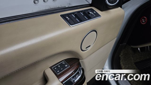 Land Rover Range Rover (IV) 4.4 SDV8 Vogue SE DIESEL 2016 — фото 28