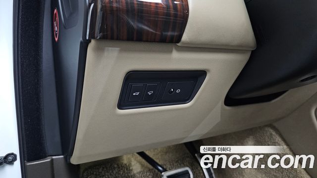 Land Rover Range Rover (IV) 4.4 SDV8 Vogue SE DIESEL 2016 — фото 30