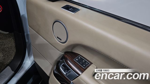 Land Rover Range Rover (IV) 4.4 SDV8 Vogue SE DIESEL 2016 — фото 35