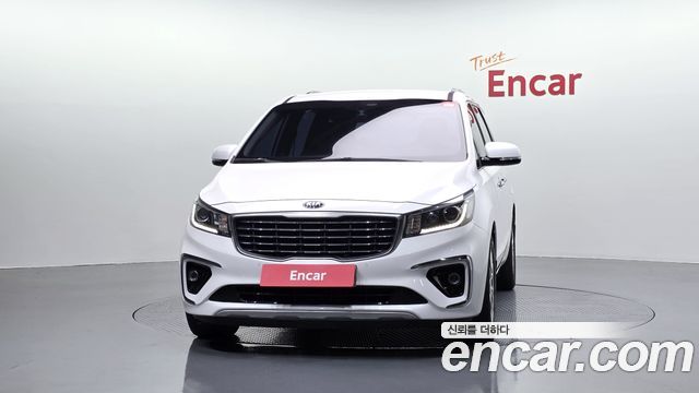 Kia Carnival 9-Seater Prstige 2019 — фото 3