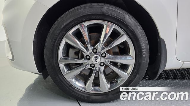 Kia Carnival 9-Seater Prstige 2019 — фото 5