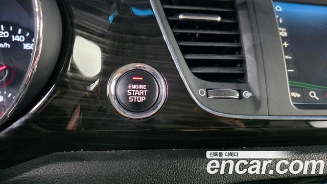 Kia Carnival 9-Seater Prstige 2019 — фото 18