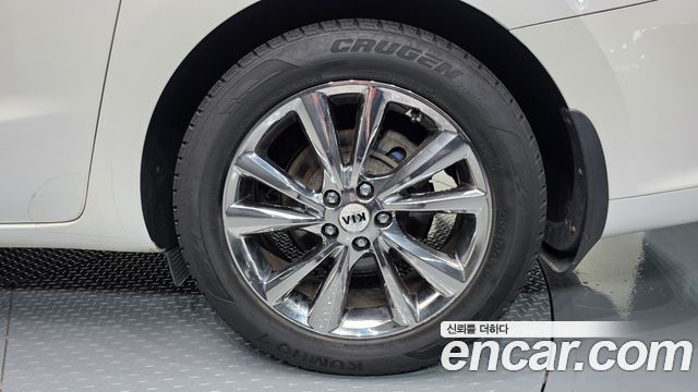 Kia Carnival 9-Seater Prstige 2019 — фото 21