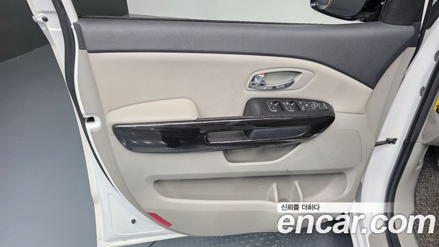 Kia Carnival 9-Seater Prstige 2019 — фото 24