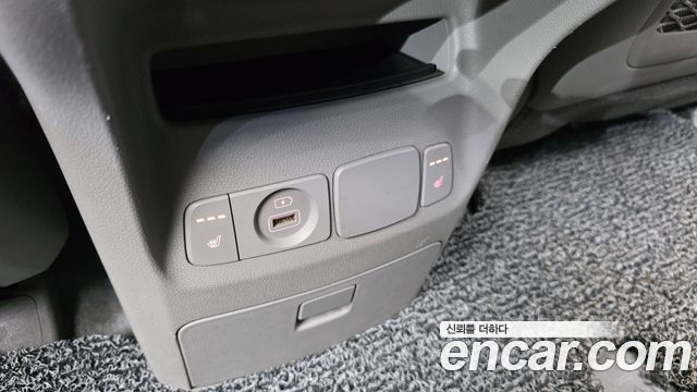 Kia Carnival 9-Seater Prstige 2019 — фото 31