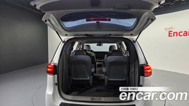 Kia Carnival 9-Seater Prstige 2019 — фото 33